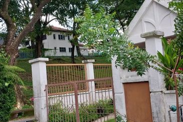 FOR SALE - 2 STY HOUSE SRI DAMANSARA SD10, KL