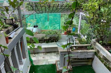 FOR SALE  2-1/2 STY HSE TMN BKT PERMATA BATU CAVES