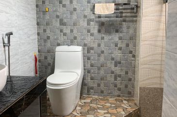 FOR SALE  2-1/2 STY HSE TMN BKT PERMATA BATU CAVES