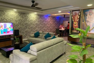 FOR SALE  2-1/2 STY HSE TMN BKT PERMATA BATU CAVES