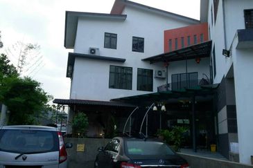 FOR SALE - BUNGALOW AT RIMBA VALLEY 9 KOTA DAMSARA