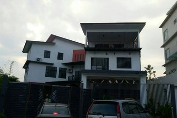 FOR SALE - BUNGALOW AT RIMBA VALLEY 9 KOTA DAMSARA