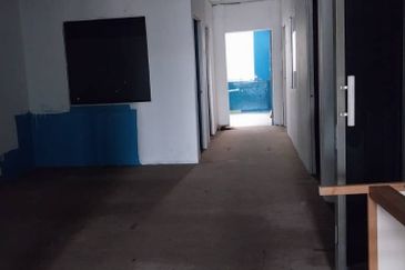 FOR RENT - 2 OFFICE LOTS VIBRANT COMM CENTRE  KD