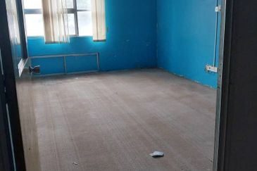 FOR RENT - 2 OFFICE LOTS VIBRANT COMM CENTRE  KD