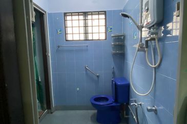 FOR SALE - 2 STY HSE IN TAMAN ESHAN KEPONG