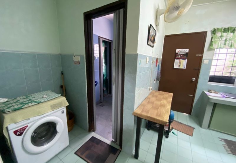 FOR SALE - 2 STY HSE IN TAMAN ESHAN KEPONG