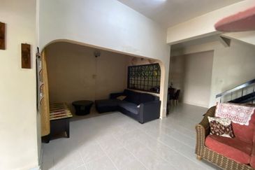 FOR SALE - 2 STY HSE IN TAMAN ESHAN KEPONG