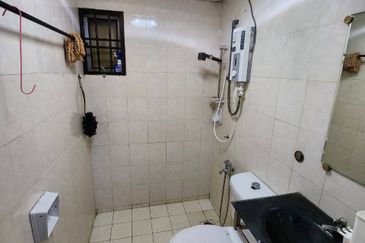 Prima Regency (Dorchester Court)