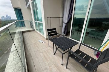 Puteri Cove Residences