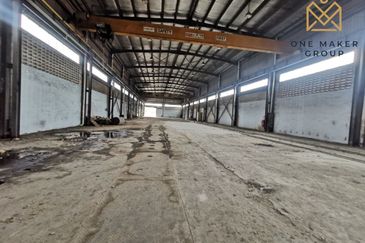 Gelang Patah Warehouse with 10 units Crane and 3 sty Office Building