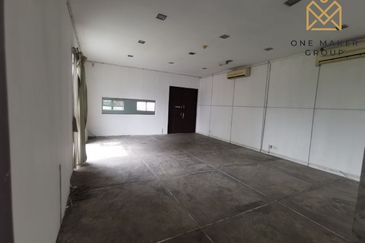 Gelang Patah Warehouse with 10 units Crane and 3 sty Office Building