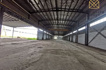 Gelang Patah Warehouse with 10 units Crane and 3 sty Office Building