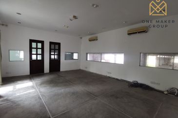 Gelang Patah Warehouse with 10 units Crane and 3 sty Office Building