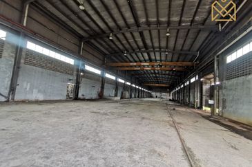 Gelang Patah Warehouse with 10 units Crane and 3 sty Office Building