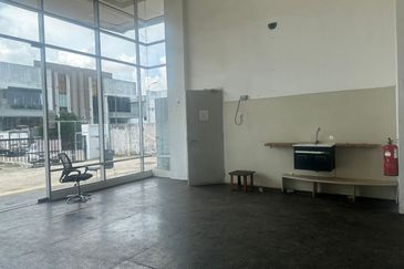 Alam jaya business park gelang patah 1.5sty semi-factory For Rent