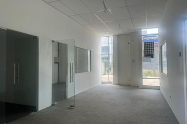 Alam jaya business park gelang patah 1.5sty semi-factory For Rent