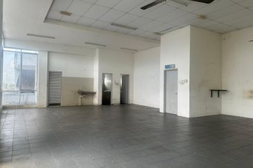 Alam jaya business park gelang patah 1.5sty semi-factory For Rent