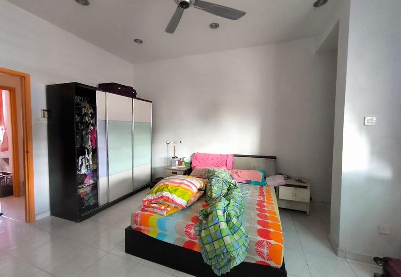 Bukit indah 2 storey Terrance house For Rent