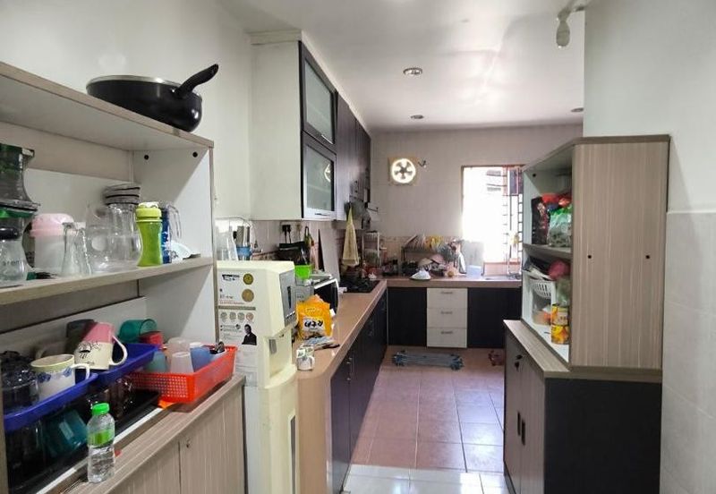 Bukit indah 2 storey Terrance house For Rent