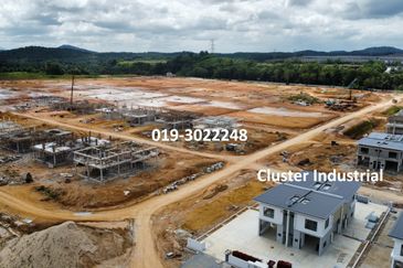 Kelisa mewah Sungai Gadut 