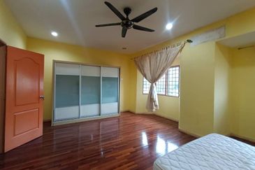 Taman sri putramas sungai buloh, Kuang