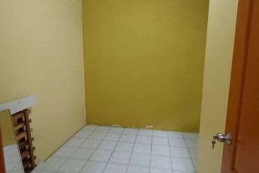 Taman sri putramas sungai buloh, Kuang