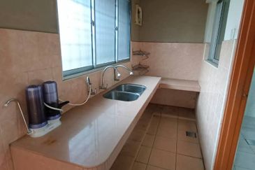 Taman sri putramas sungai buloh, Kuang