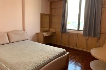 Marina Crescent Condominium