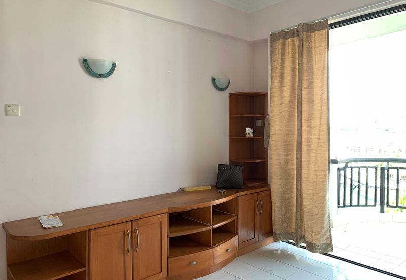 Marina Crescent Condominium