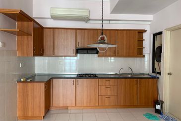 Marina Crescent Condominium