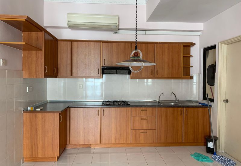 Marina Crescent Condominium