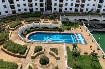 Marina Crescent Condominium