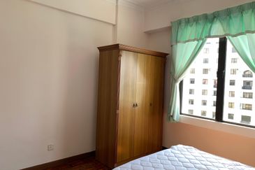 Marina Crescent Condominium