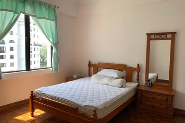 Marina Crescent Condominium