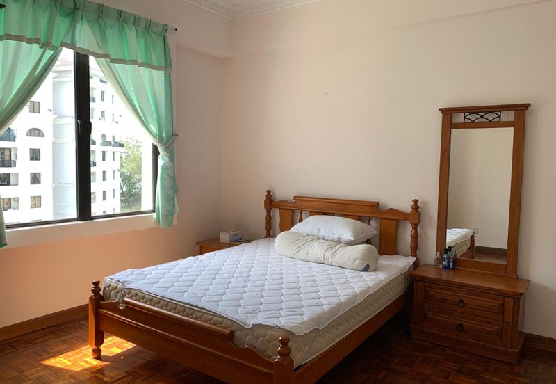 Marina Crescent Condominium