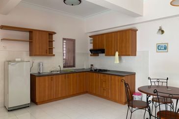 Marina Crescent Condominium