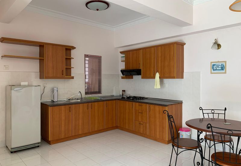 Marina Crescent Condominium