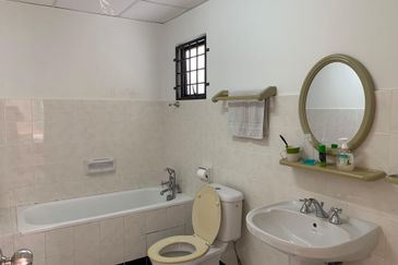 Marina Crescent Condominium