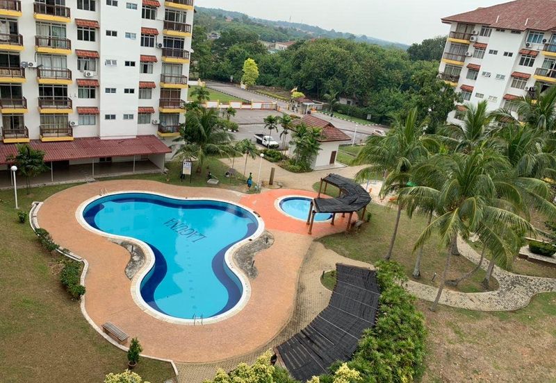 Laguna Condominium Resort