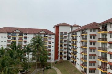 Laguna Condominium Resort