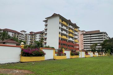 Laguna Condominium Resort