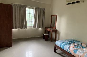 Oakland Commercial Centre