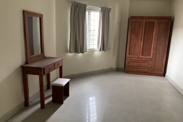 Oakland Commercial Centre