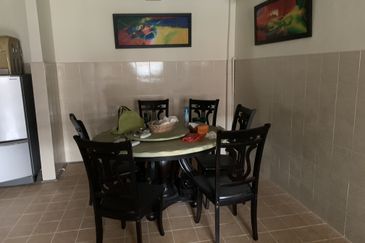 Oakland Commercial Centre