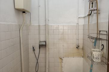 Good location, landed near Port Dickson Town Centre