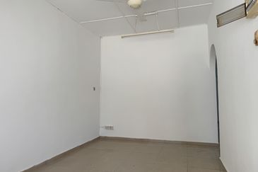 Good location, landed near Port Dickson Town Centre