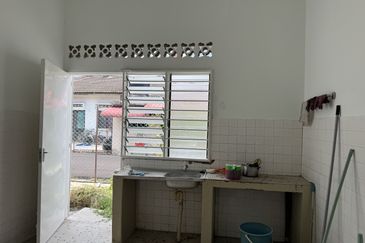 Good location, landed near Port Dickson Town Centre