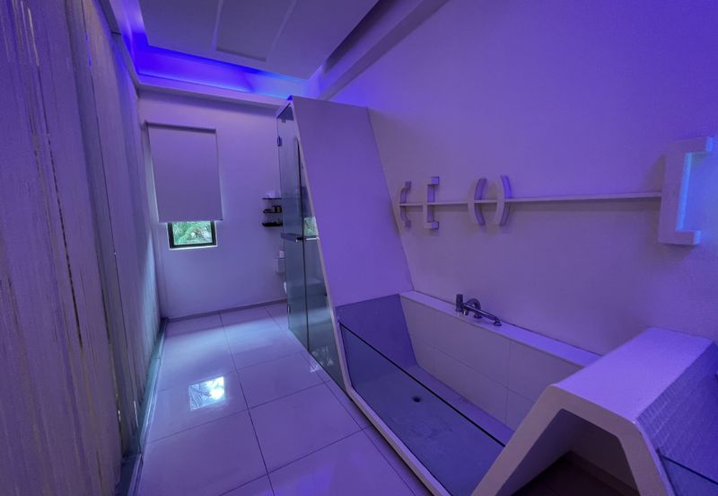 2 sty Bungalow House, Desa Pahlawan, Ampang Hilir, Ampang, KLCC, Built Up approx 8500sf, Land Size: 11543sf, 5 bedrooms 5 bathrooms, Fully Fitted