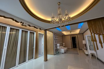 2 sty Bungalow House, Desa Pahlawan, Ampang Hilir, Ampang, KLCC, Built Up approx 8500sf, Land Size: 11543sf, 5 bedrooms 5 bathrooms, Fully Fitted