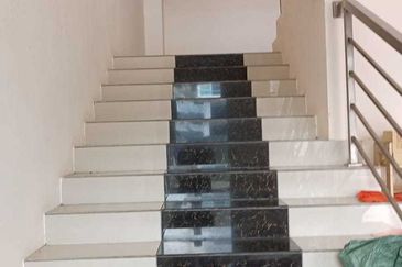 1.5 Sty Semi D at Semenyih Hi-Tech 7